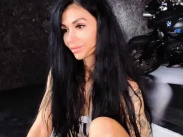 Bongacams Sex Cam of -BABAYAGA-