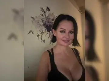 Bongacams Live Sex of RoyalBreasts
