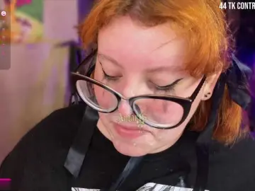 Sucking milf cams