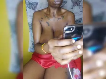 Bongacams Live Sex Cam of CleavageKING