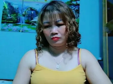 Bongacams Watch Live Sex Cams of Linhanhsex2k