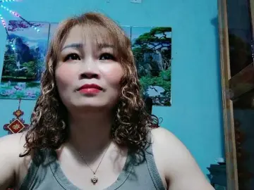 Bongacams Adult Video Chat of Linhanhsex2k