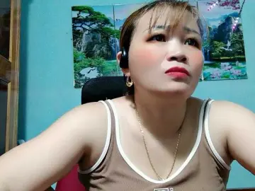 Bongacams Nude Webcam of Linhanhsex2k