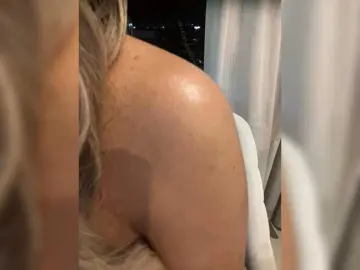 Bongacams Live Sex Cam of EmilyLeah