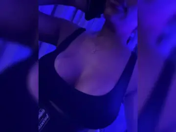 Bongacams Free Porn Cam of EmilyLeah