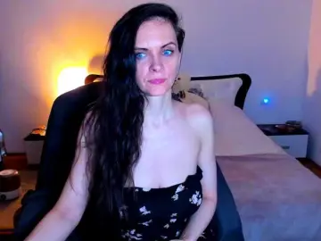 Bongacams Live Sex Cam of SexQueen11