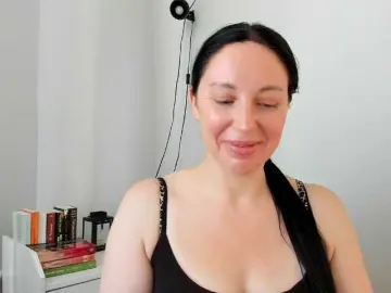 Bongacams Live Porn of MiaFoxy