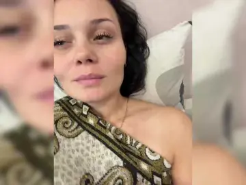 Bongacams Free Porn Cam of Paratrax