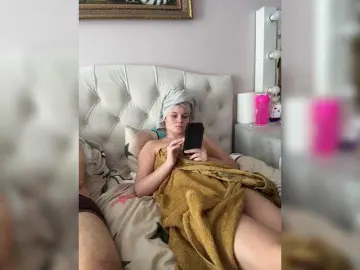 Bongacams Nude Webcam of Paratrax