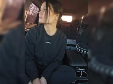 Bongacams Free Porn Cam of Paratrax