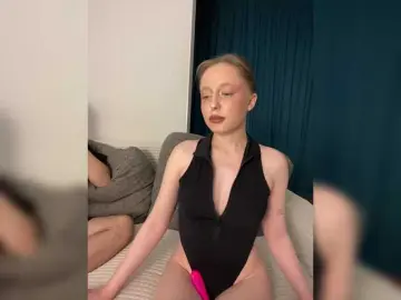 Bongacams Free Porn Cam of PeachPie