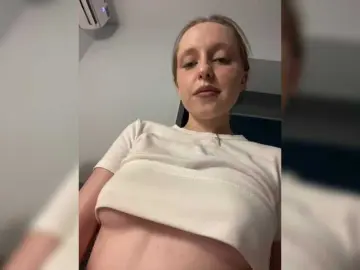 Bongacams Nude Webcam of PeachPie