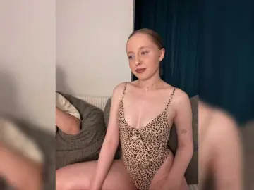 Bongacams Live Sex Cam of PeachPie