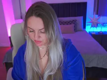 Bongacams Live Porn of KiraCandyS