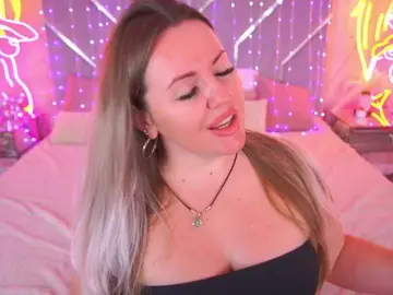 Bongacams Sex Chat of KiraCandyS
