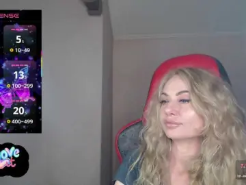 Shaved white milf cams