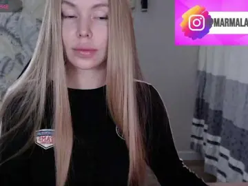 Bongacams Live Sex Cam of Foxymoxy19