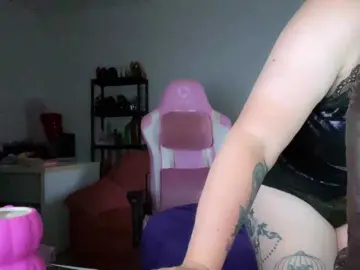 Bongacams Watch Live Sex Cams of NylonQueen