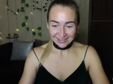 Bongacams Watch Live Sex Cams of Jullyblondkiss