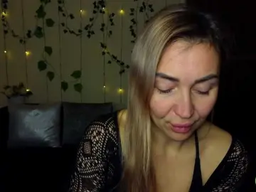 Bongacams Live Sex Cam of Jullyblondkiss