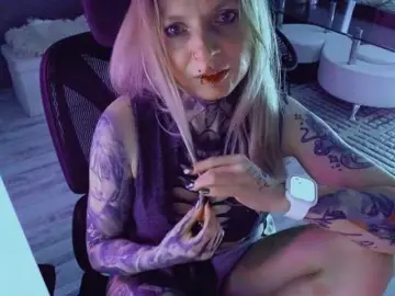 Trimmed white milf cams