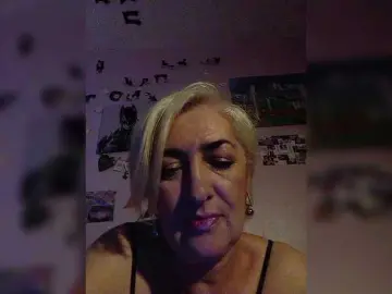 Bongacams Live Sex Cam of DearLady