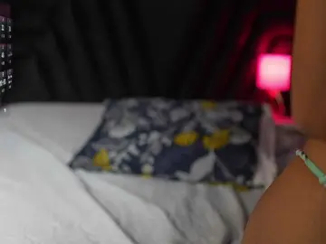 Sucking milf cams
