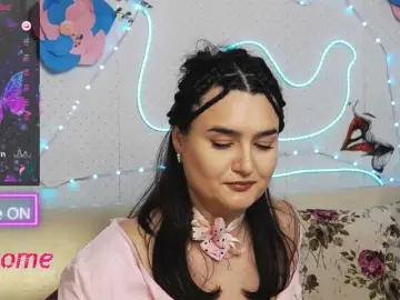 Brunette babe milf cams