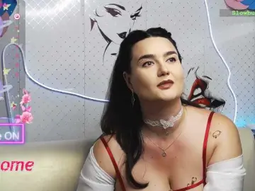Brunette babe milf cams