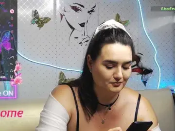 Housewife babe milf cams