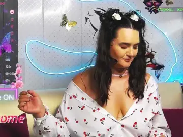 Brunette babe milf cams