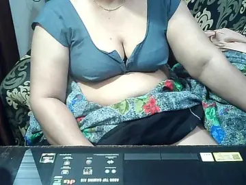 Bongacams Private Sex Chat of Indianbhabhimilf40
