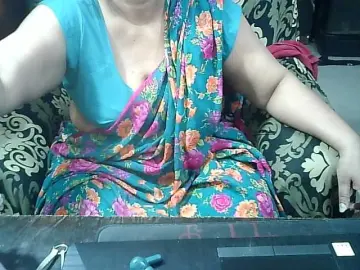 Bongacams Private Sex Chat of Indianbhabhimilf40