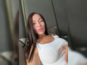 Bongacams Nude Webcam of LunaDesire