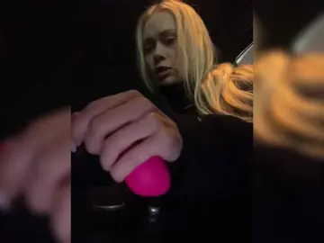 Bongacams Sex Cam of -SexyMilf-