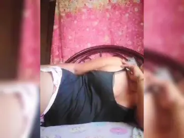 Bongacams Watch Live Sex Cams of CesszZ