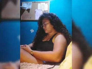 Bongacams Watch Live Sex Cams of CesszZ