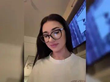 Bongacams Free Porn Cam of Chiaralovee
