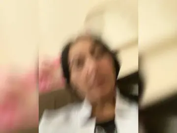Shaved white milf cams