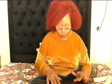 Bongacams Watch Live Sex Cams of EbonySkyeXX
