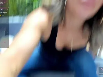 Bongacams Watch Live Sex Cams of Sweetcherry30