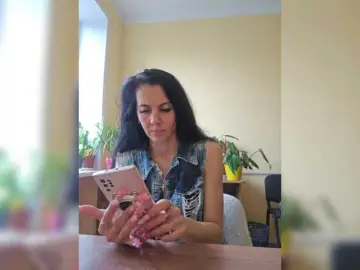 Bongacams Watch Live Sex Cams of 1Glorya1