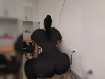 Deepthroat milf cams
