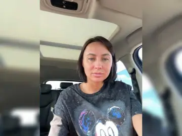 Teasing milf cams