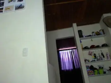 Bongacams Sex Cam of scarlett-bigass