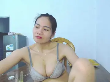 Bongacams Private Sex Chat of EllaShow93
