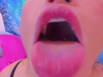Bongacams Free Porn Cam of charlotte-111