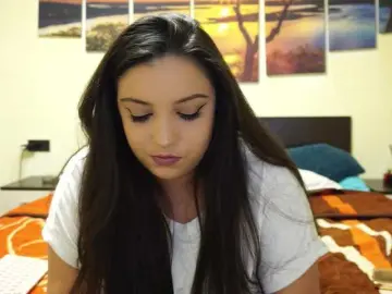 Bongacams Adult Webcam of adellineee