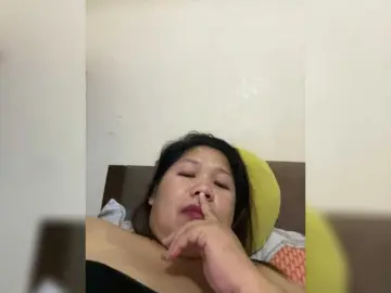 Bongacams Watch Live Sex Cams of ChubbyBabe31