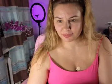 Bongacams Nude Webcam of AvaQueen